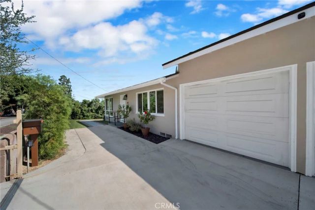 90 W Highland Avenue, Sierra Madre, CA 91024