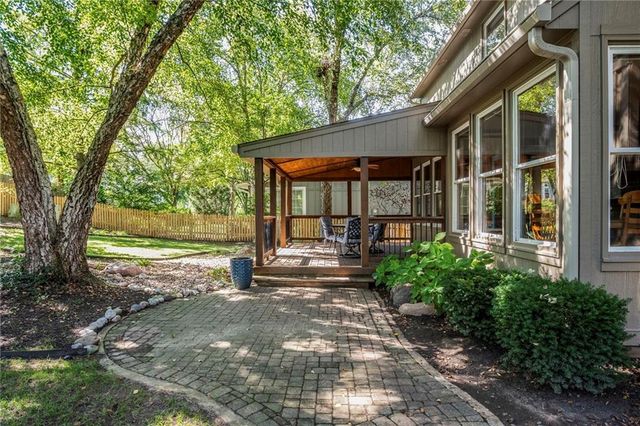 6115 W 157th Street, Overland Park, KS 66223