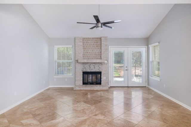 9518 Topridge DR 21, Austin, TX 78750