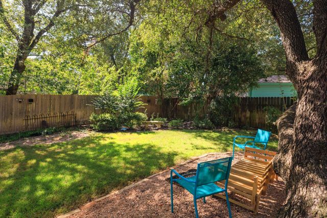 9518 Topridge DR 21, Austin, TX 78750