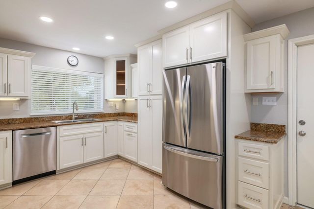 9518 Topridge DR 21, Austin, TX 78750