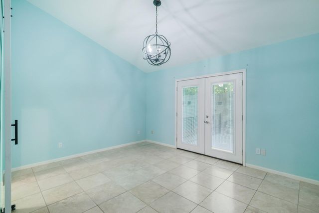 9518 Topridge DR 21, Austin, TX 78750