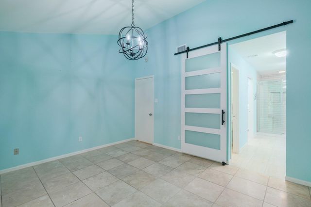 9518 Topridge DR 21, Austin, TX 78750