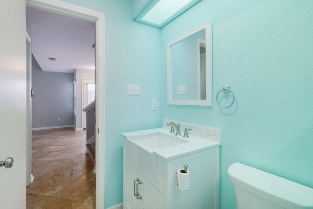 9518 Topridge DR 21, Austin, TX 78750