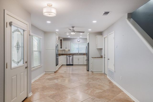 9518 Topridge DR 21, Austin, TX 78750