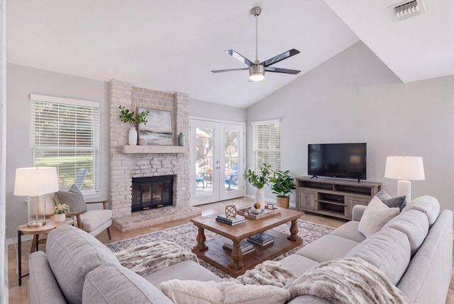 9518 Topridge DR 21, Austin, TX 78750