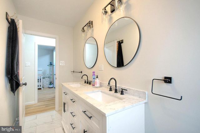 302 SYCAMORE AVE, Egg Harbor Township, NJ 08234