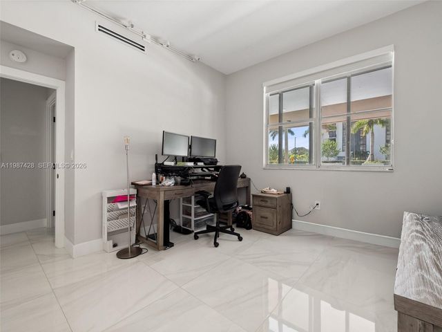 625 Biltmore Way 104, Coral Gables, FL 33134