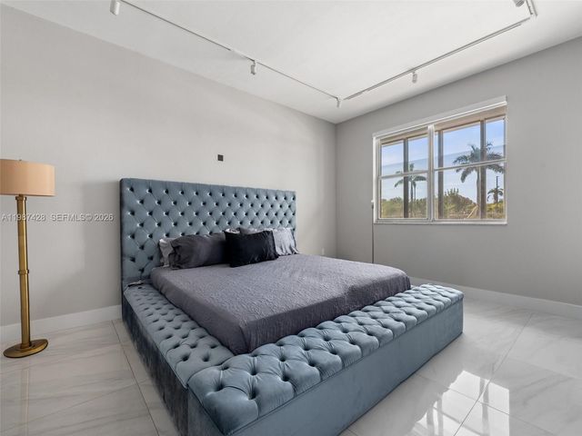 625 Biltmore Way 104, Coral Gables, FL 33134