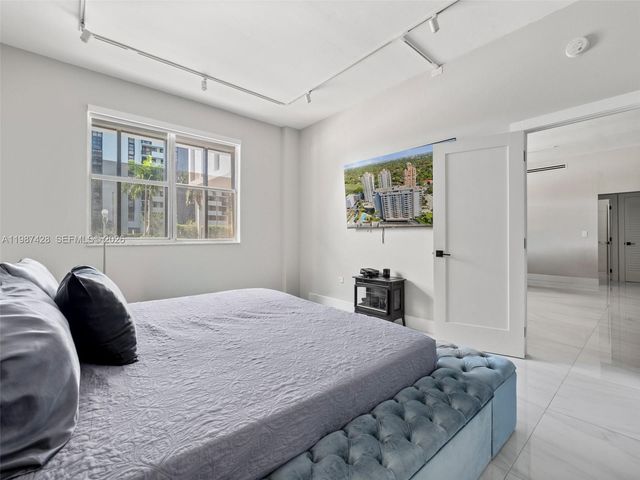 625 Biltmore Way 104, Coral Gables, FL 33134