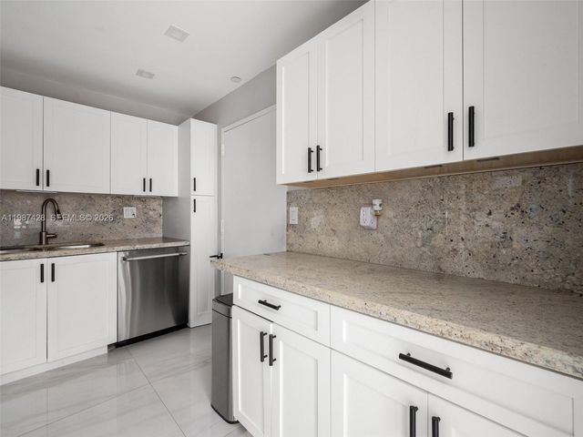 625 Biltmore Way 104, Coral Gables, FL 33134