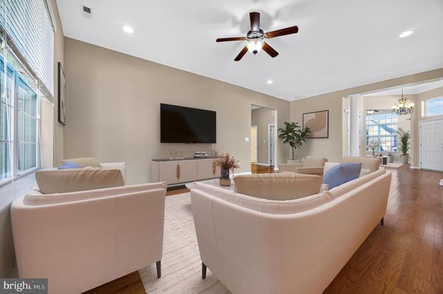 24 FISHER ISLAND CT, Monroe Township, NJ 08831