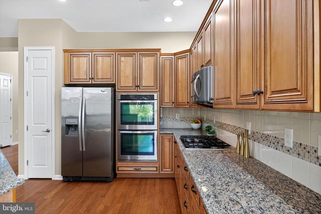 24 FISHER ISLAND CT, Monroe Township, NJ 08831