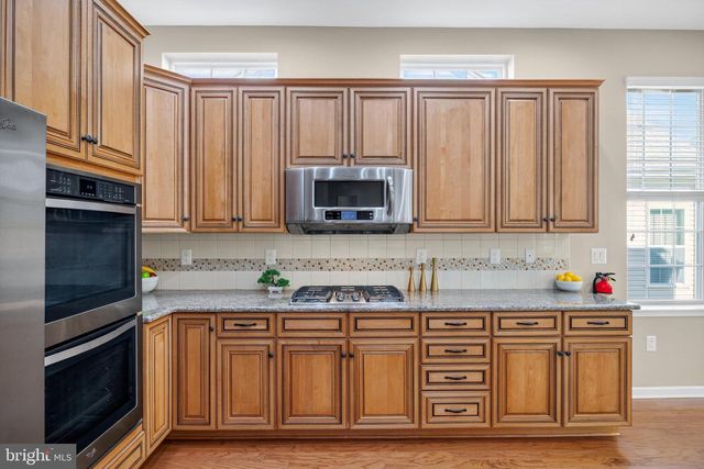 24 FISHER ISLAND CT, Monroe Township, NJ 08831