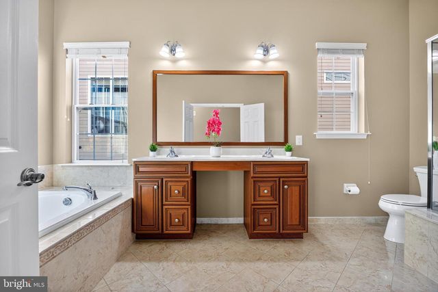 24 FISHER ISLAND CT, Monroe Township, NJ 08831