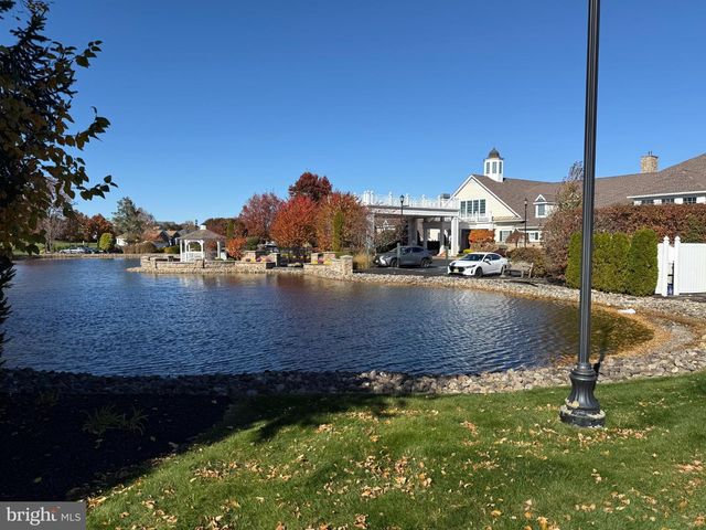 24 FISHER ISLAND CT, Monroe Township, NJ 08831