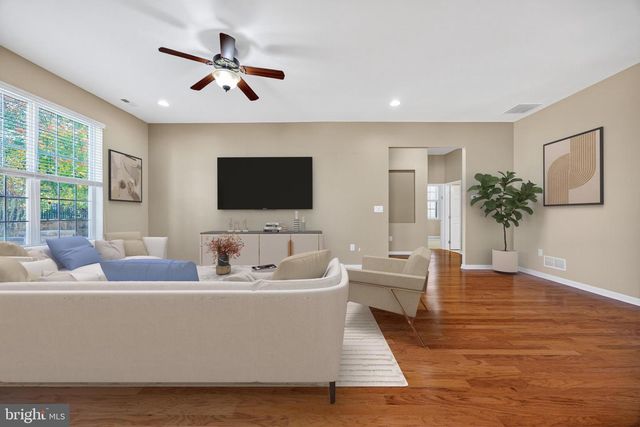 24 FISHER ISLAND CT, Monroe Township, NJ 08831