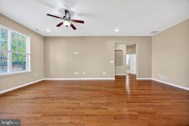 24 FISHER ISLAND CT, Monroe Township, NJ 08831