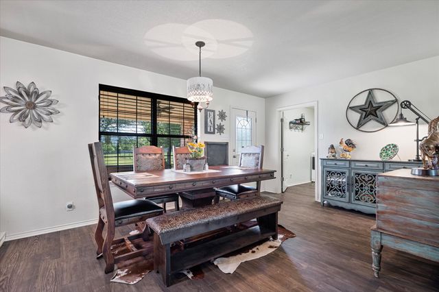 233 Reast Road, Whitesboro, TX 76273