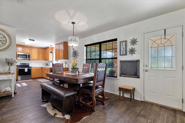 233 Reast Road, Whitesboro, TX 76273