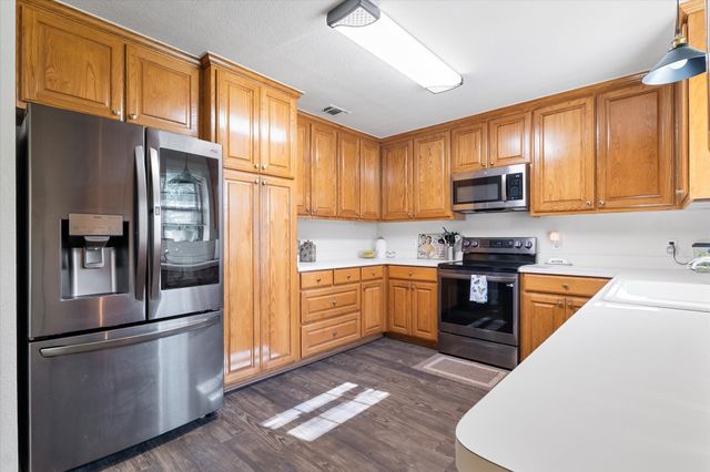 233 Reast Road, Whitesboro, TX 76273