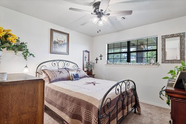 233 Reast Road, Whitesboro, TX 76273
