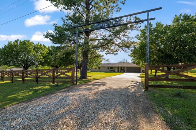 233 Reast Road, Whitesboro, TX 76273