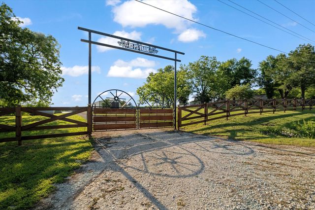 233 Reast Road, Whitesboro, TX 76273