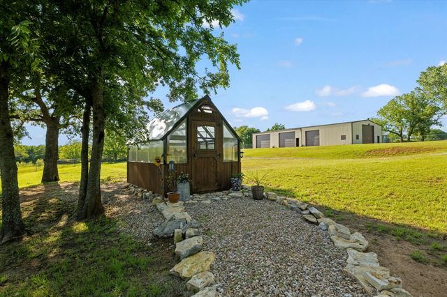 233 Reast Road, Whitesboro, TX 76273