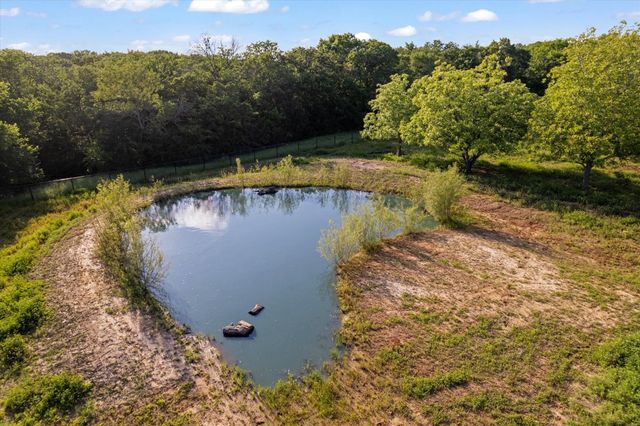 233 Reast Road, Whitesboro, TX 76273