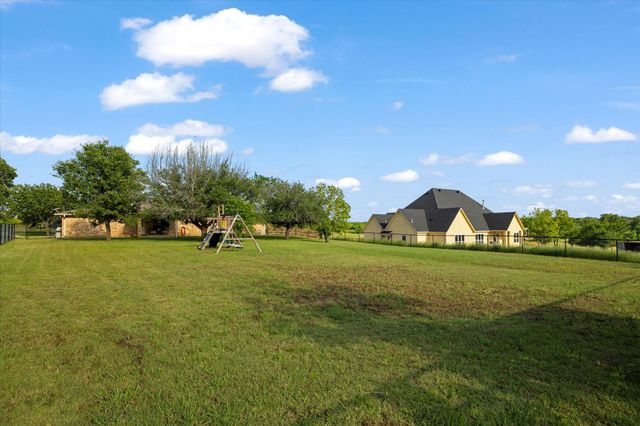 233 Reast Road, Whitesboro, TX 76273