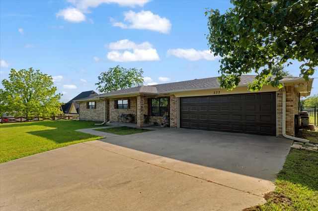 233 Reast Road, Whitesboro, TX 76273