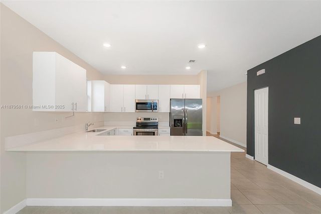 16344 SW 290th St, Homestead, FL 33033