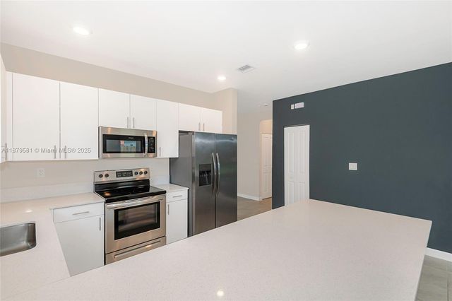 16344 SW 290th St, Homestead, FL 33033