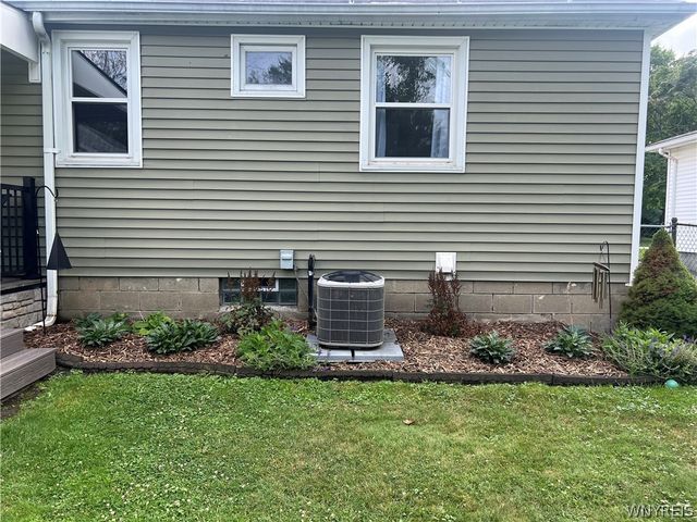 3712 Yale Ave Avenue, Hamburg, NY 14075