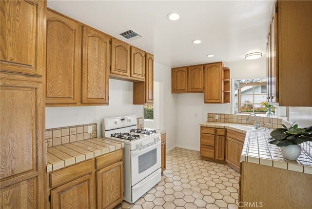 1631 Orange Tree Lane, La Canada Flintridge, CA 91011