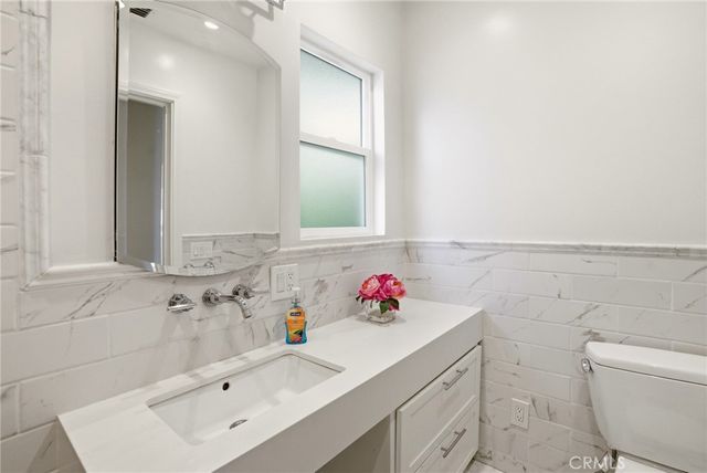 1631 Orange Tree Lane, La Canada Flintridge, CA 91011