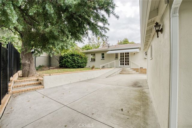 1631 Orange Tree Lane, La Canada Flintridge, CA 91011