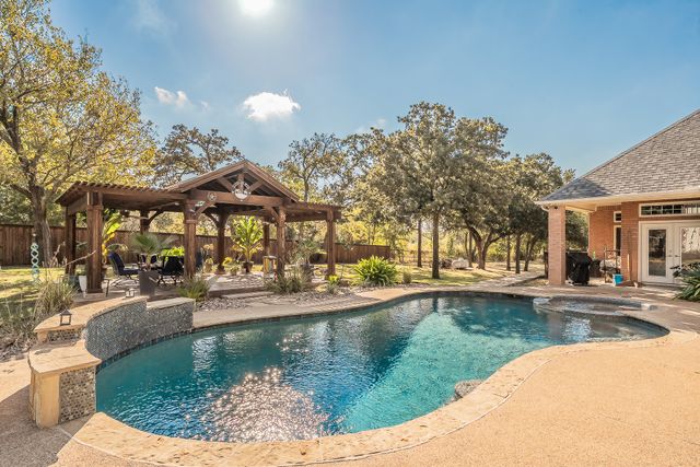 225 Sherry Lane, Burleson, TX 76028