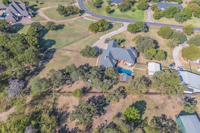 225 Sherry Lane, Burleson, TX 76028