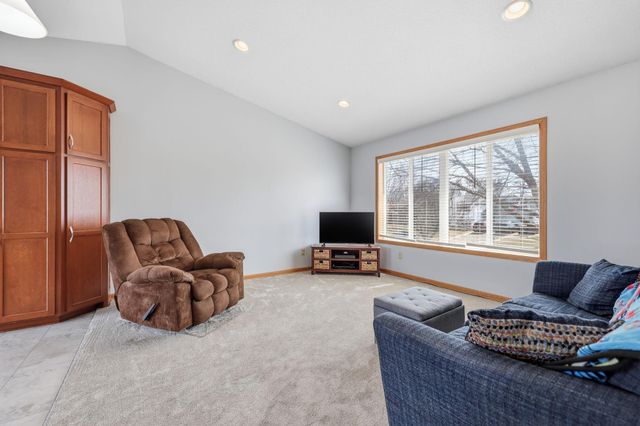 187 Bluestem Avenue, Shakopee, MN 55379
