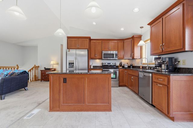 187 Bluestem Avenue, Shakopee, MN 55379