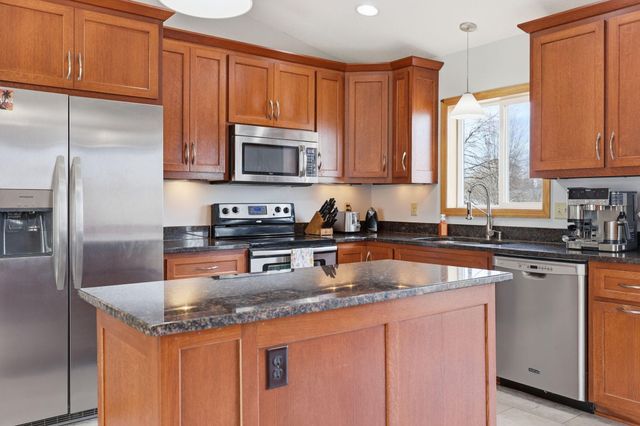 187 Bluestem Avenue, Shakopee, MN 55379