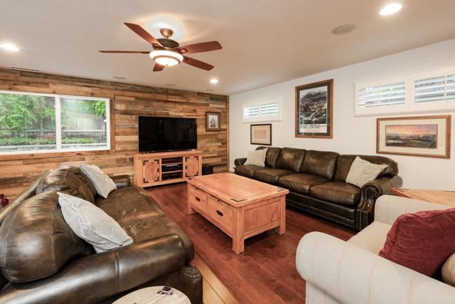 10049 Riverhead Dr, San Diego, CA 92129