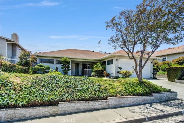 990 Moonbeam, Monterey Park, CA 91754