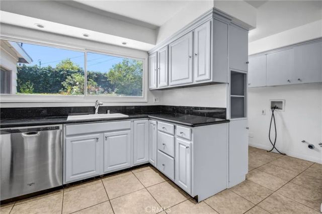 990 Moonbeam, Monterey Park, CA 91754