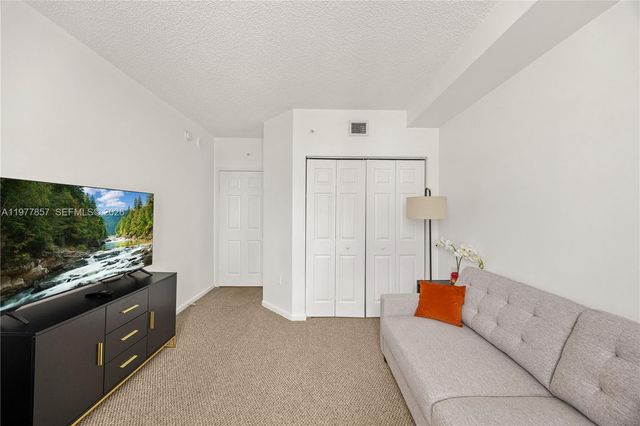 17100 N Bay Road 1810, Sunny Isles Beach, FL 33160
