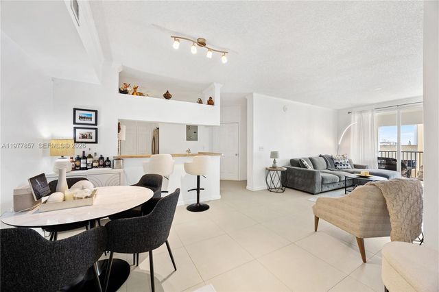 17100 N Bay Road 1810, Sunny Isles Beach, FL 33160