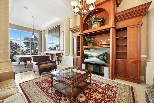 17100 N Bay Road 1810, Sunny Isles Beach, FL 33160