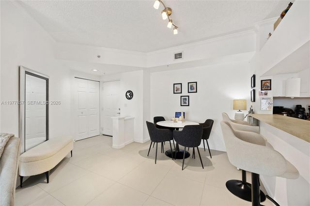 17100 N Bay Road 1810, Sunny Isles Beach, FL 33160